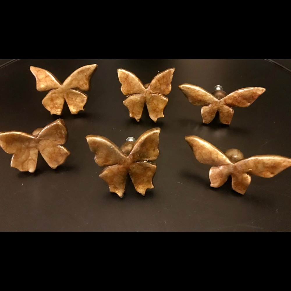 Soko - Flutterbyes Knob Collection in antique
